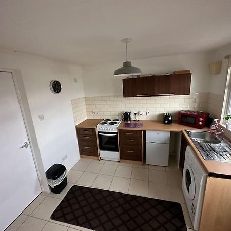 One-Bedroom Chalet Bungalow Uddingston Glasgow Exterior photo